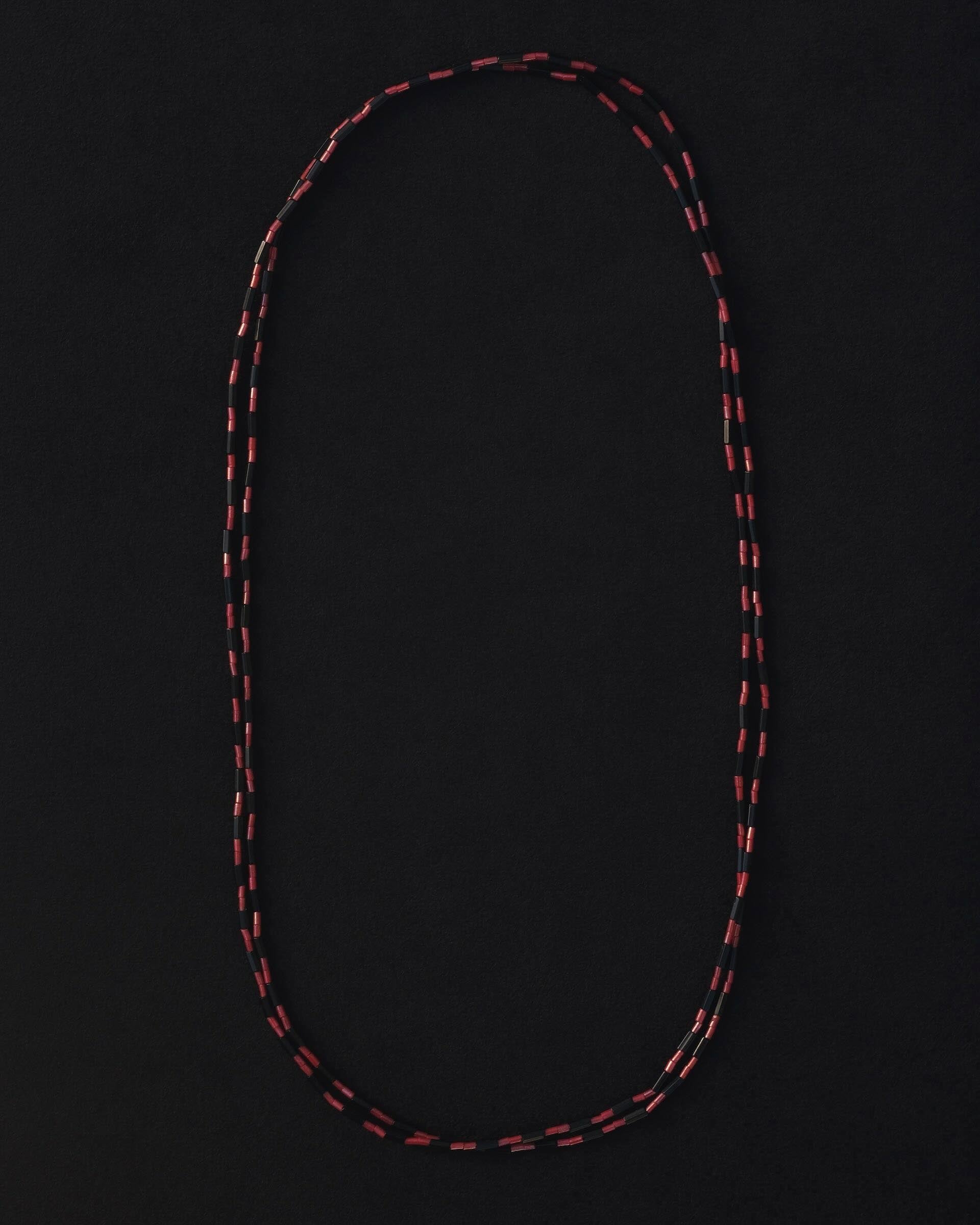 Tiana Marie Combes Show Chain in Jet & Crimson.
